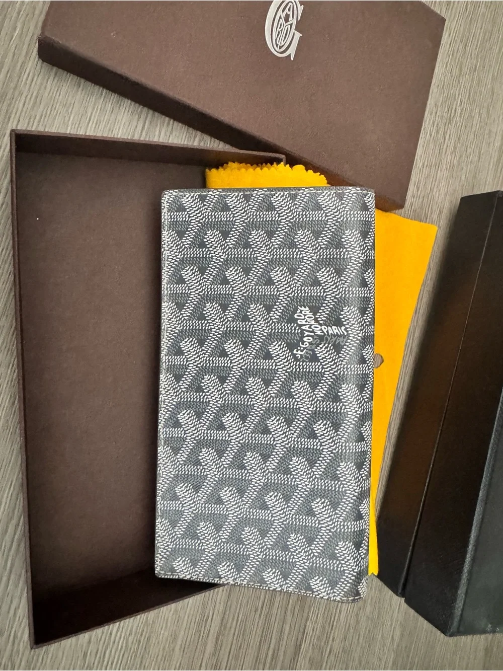 Goyard Richelieu Wallet - Gray Chevron Long Card Holder with Yellow Pouch